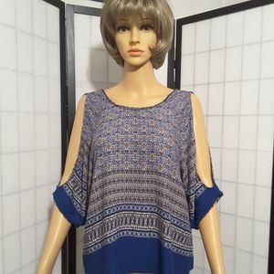 Forever  21 Cold Shoulder Top sz M
